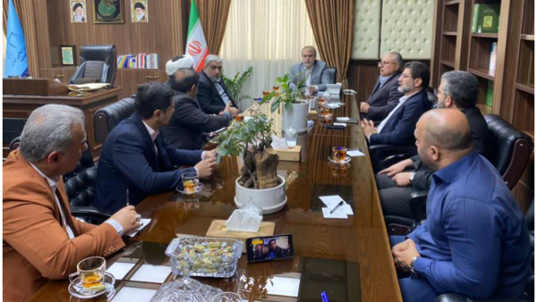 رئیس کل دادگستری مازندران با انتقاد از شیوه خدمات‌رسانی شهرداری مرکز استان، گفت: برای حل معضلات مربوط به حقوق مردم از جمله معضل زباله، آرامستان ساری، وضعیت نامناسب آسفالت خیابان‌ها و ساماندهی نیروهای