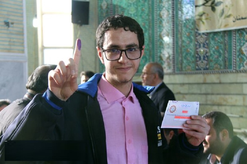 اثر انگشت در شعب اخذ رأی آمل حذف شد
