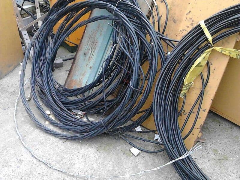 سارقان کابل، تلفن ۲ هزار مشترک نوشهری را قطع کردند