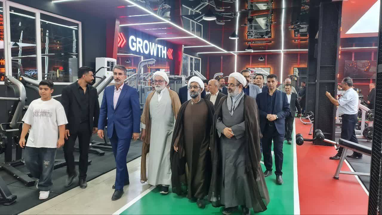 بزرگ‌ترین مجموعه چندمنظوره ورزشی مازندران با سرمایه‌گذاری حدود ۶۰۰ میلیارد ریالی بخش خصوصی در شهرستان آمل به بهره‌برداری رسید.
