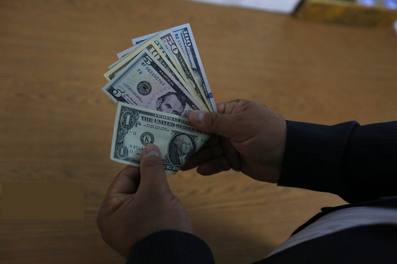 دلارهای تقلبی در ساری کشف شد