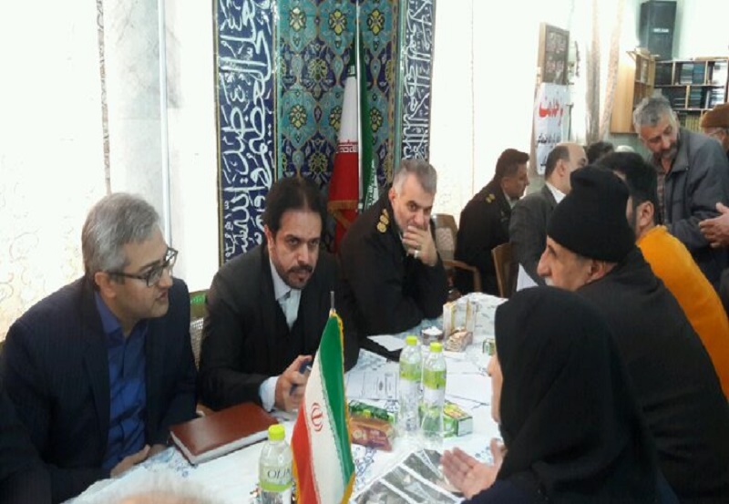 میز خدمت به مناسبت دهه فجر در تنکابن
