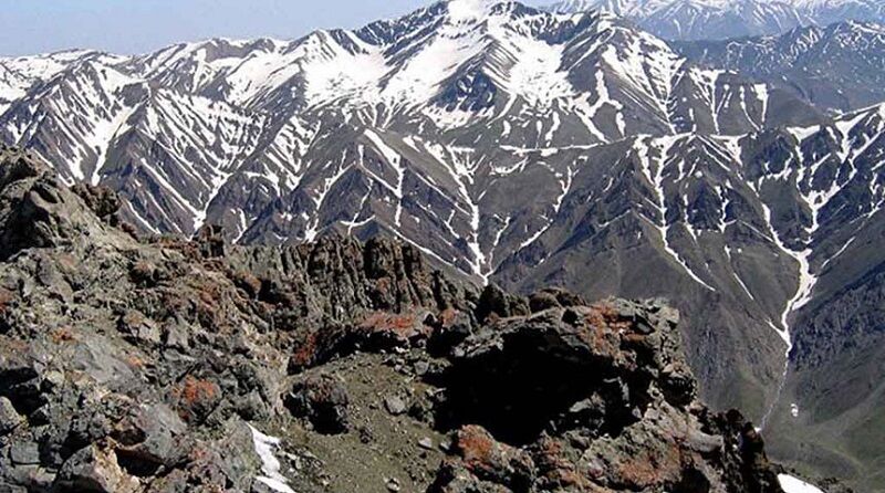 عملیات نجات کوهنورد شیرازی در علم کوه مازندران بدون نتیجه متوقف شد