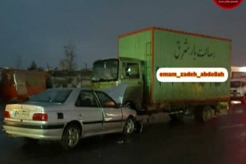 تصادف یک دستگاه پارس و خاور در کمربندی امام‌زاده عبدالله