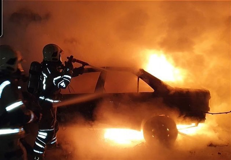  آتش سوزی خودروی پژو ۴۰۵ در بهشهر
