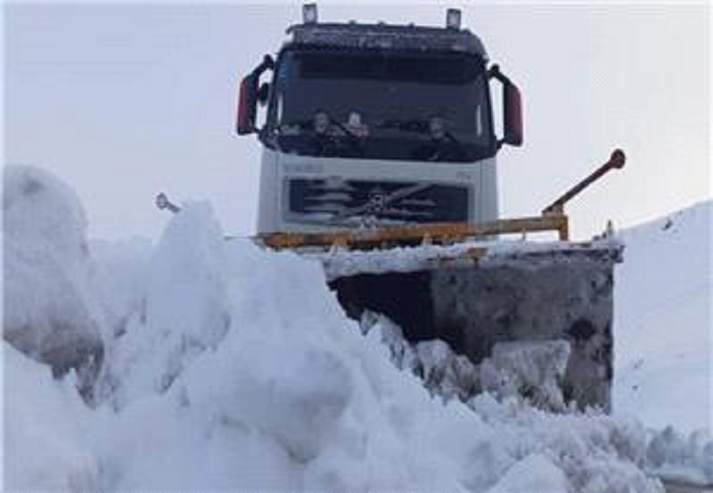 محور ارتباطی هراز بیست مرحله برف روبی شد